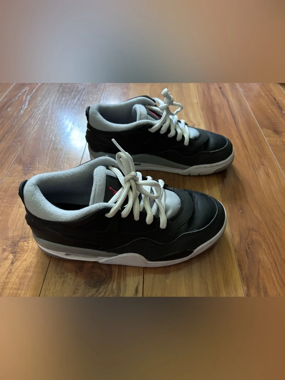 Jordan Low Top Sneakers in Black, Gray & white. Sz 6Y